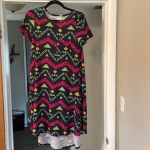 Lularoe Dress size xs.  I’m usually a size medium.  Navy background.